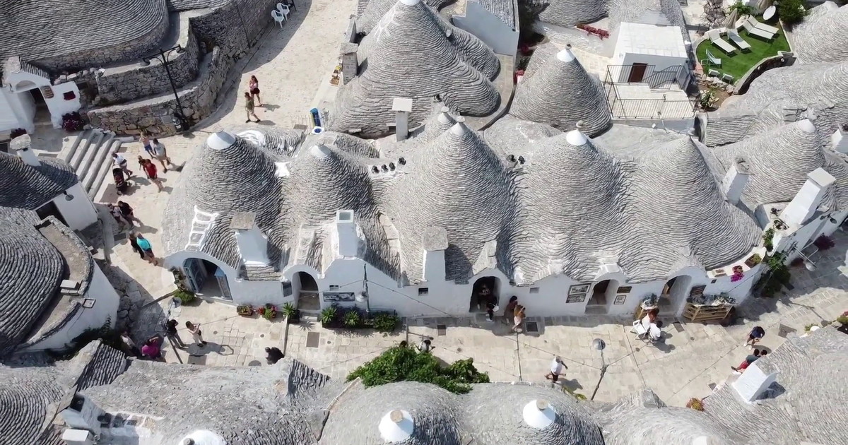 Estate, nel Belpaese più stranieri e meno italiani