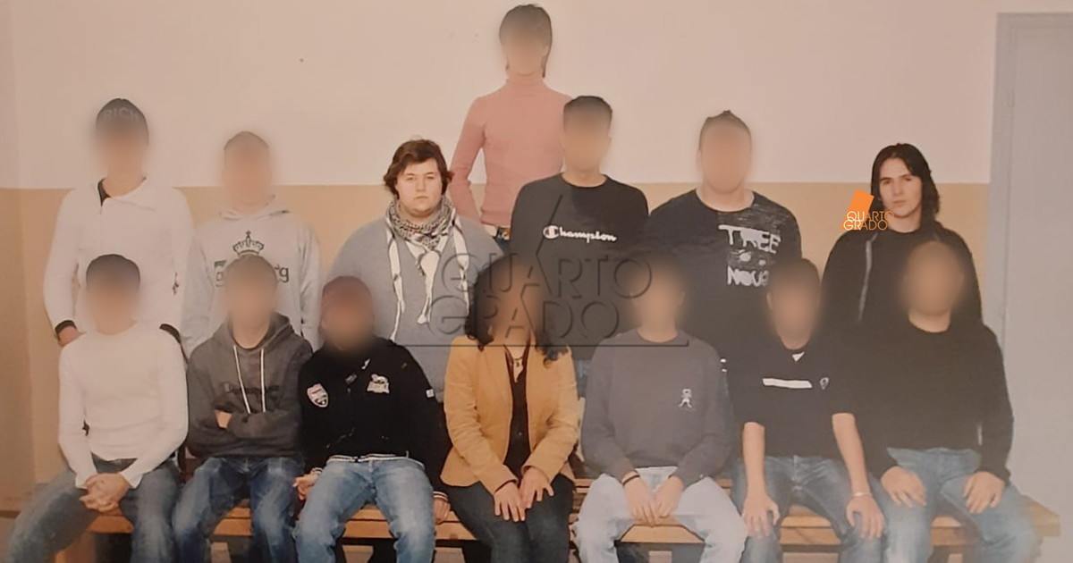 si cerca tra gli amici di sempio per il delitto di garlasco la foto di classe