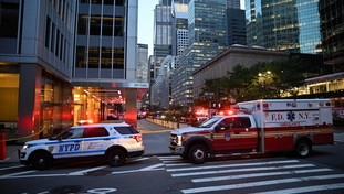 Strage in un grattacielo a New York: uomo spara all'impazzata, quanti sono i morti