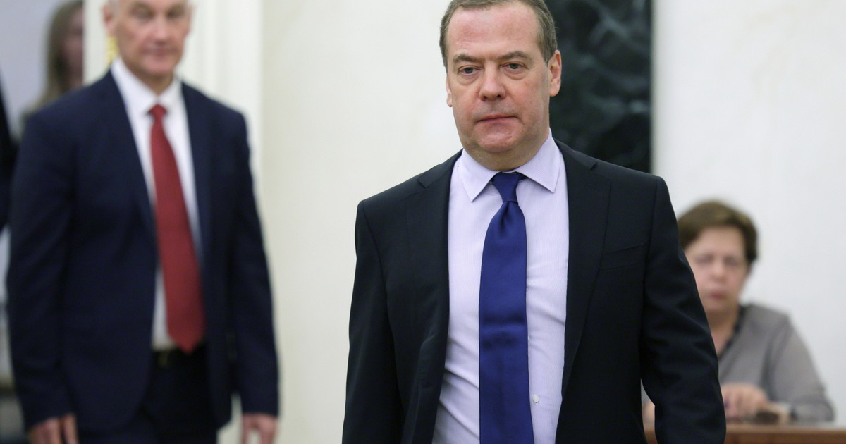 Medvedev alza la tensione con gli Usa: “Ultimatum di Trump è un passo verso la guerra” Medvedev alza la tensione con gli Usa: “Ultimatum di Trump è un passo verso la guerra”