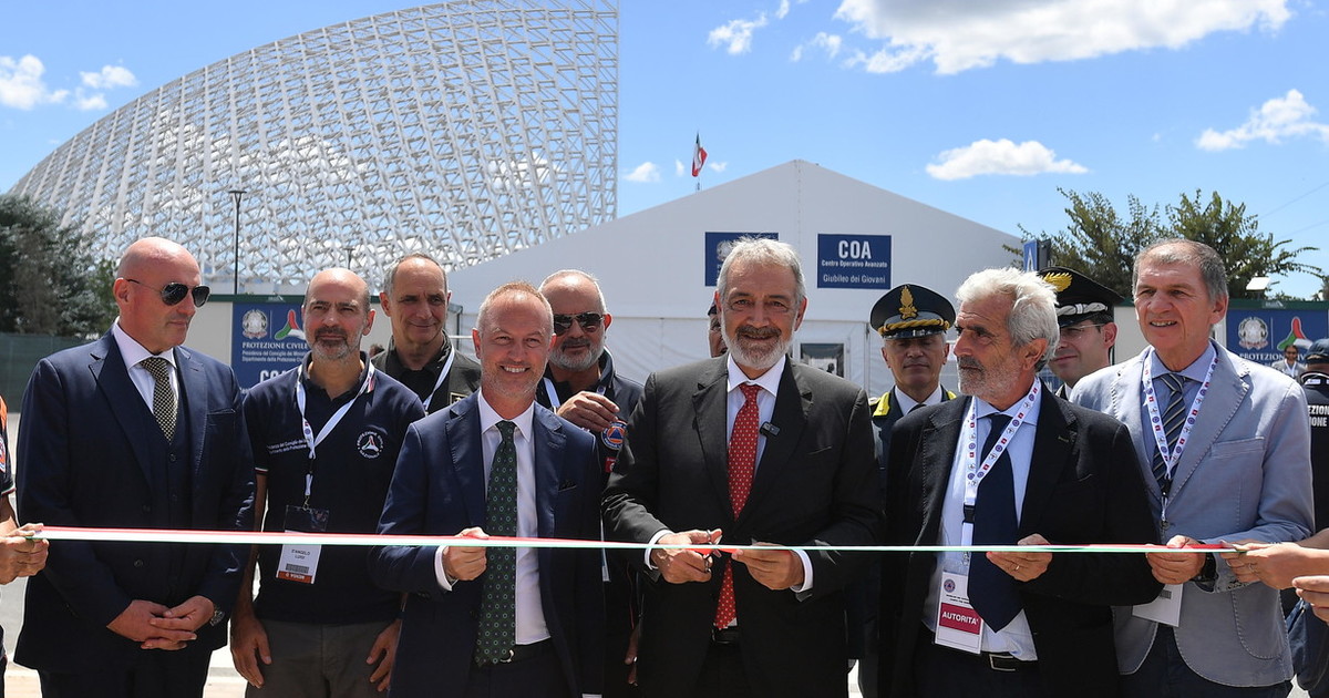 giubileo dei giovani inaugurato il villaggio campale di tor vergata le immagini