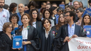 Governo fascio, Bibi Hitler. Il delirio delle toghe rosse. Dopo lo scoop l'attacco a Il Tempo