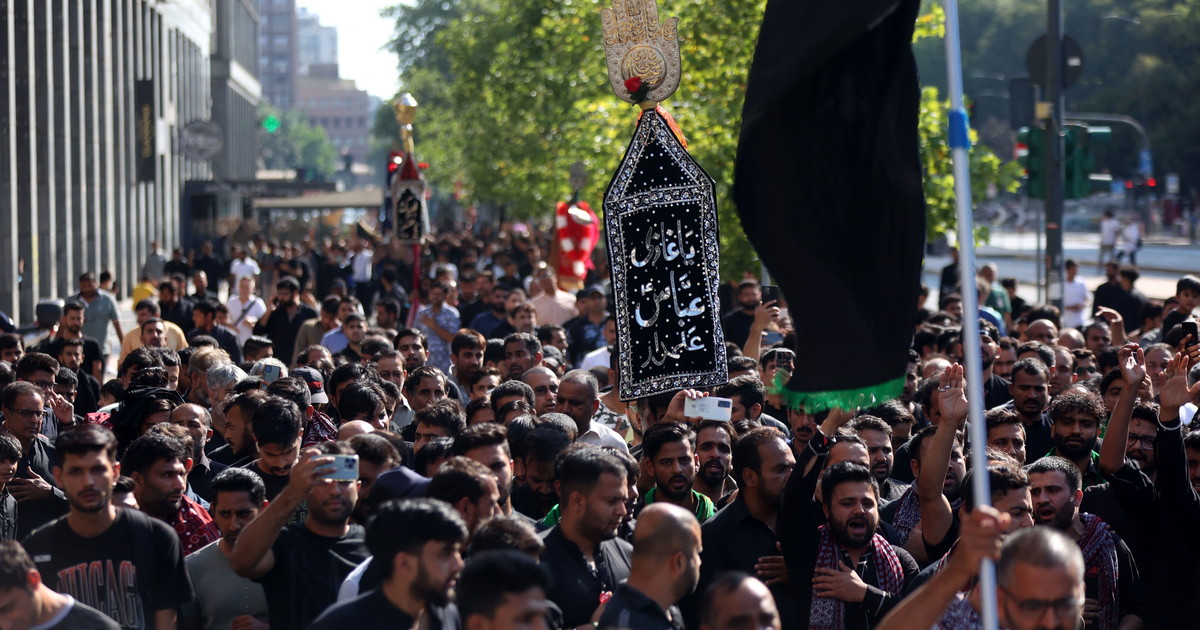 False moschee e fondamentalismo in carcere: così i 200 finti imam arruolano i terroristi False moschee e fondamentalismo in carcere: così i 200 finti imam arruolano i terroristi