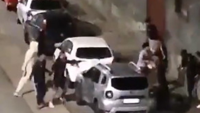 Torino, un altro omicidio nel quartiere in mano agli stranieri: pusher fuori controllo | VIDEO