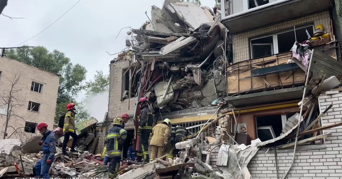 Nella notte attacchi russi su Kiev, 6 morti e più di 50 feriti