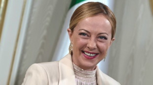 Prima leader italiana seria. Anche il The Times elogia Giorgia Meloni