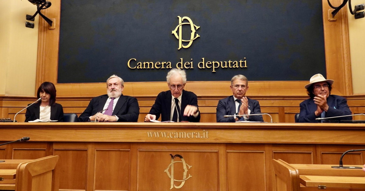 Emiliano alla Camera per candidare bimbi di Gaza a Nobel per la Pace