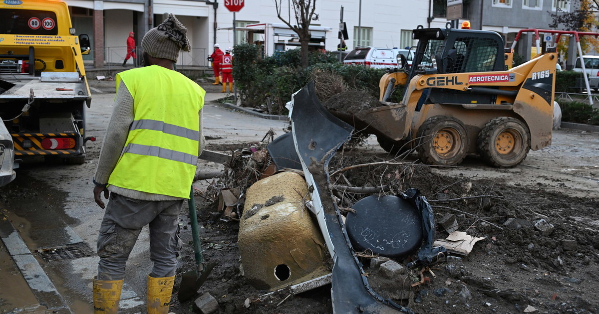 alluvione prato due sindaci pd tra le richieste di rinvio a giudizio lega caso politico