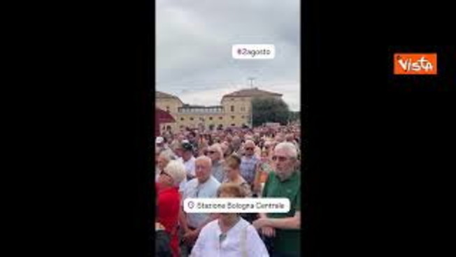 45° anniversario della strage di Bologna, il minuto di silenzio segnato dai fischi del treno 45° anniversario della strage di Bologna, il minuto di silenzio segnato dai fischi del treno