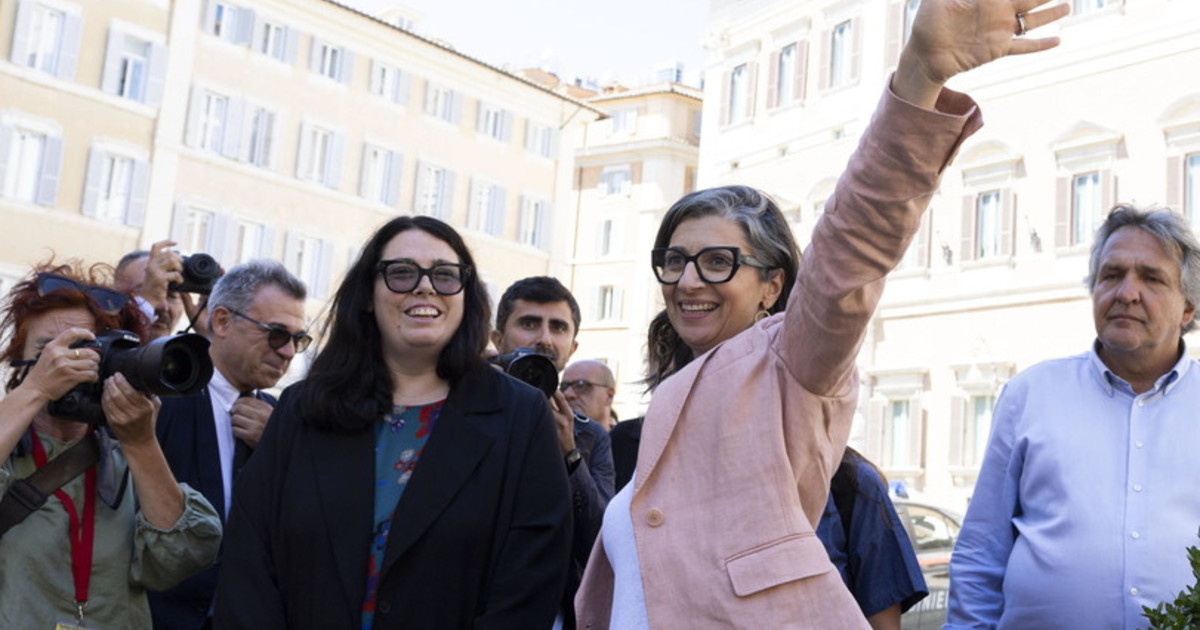 Il Pd osanna Albanese, bufera a Bari. "Sinistra sempre dalla parte sbagliata" Il Pd osanna Albanese, bufera a Bari. "Sinistra sempre dalla parte sbagliata"