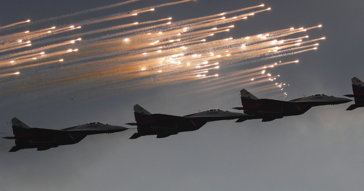 si alza il mig 31k porta il super missile iallerta massima in tutta l ucraina