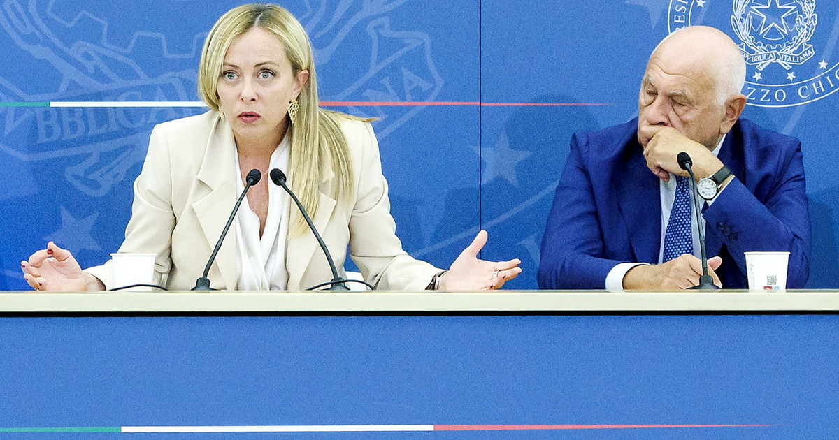 I giudici contro il governo. E vogliono aprire i confini ai clandestini