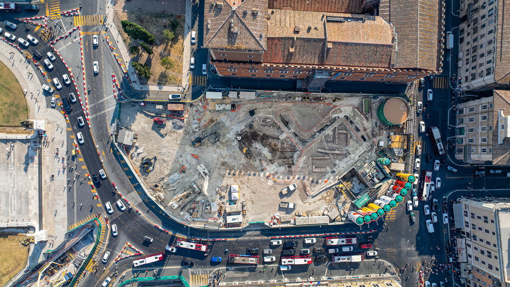 lavori metro c nel cantiere spunta l antica via flaminia un insula e le fornaci