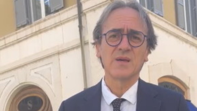 I grillini non rispondono. Ma Bonelli si smarca: 