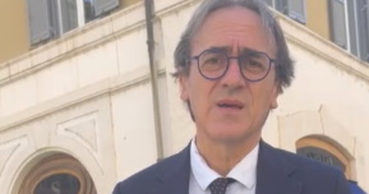 i grillini non rispondono ma bonelli si smarca se cos236 denuncio video