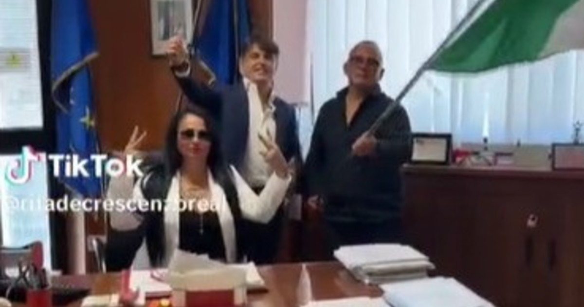 rita de crescenzo scende in campo il video della tiktoker ecco dove si candida