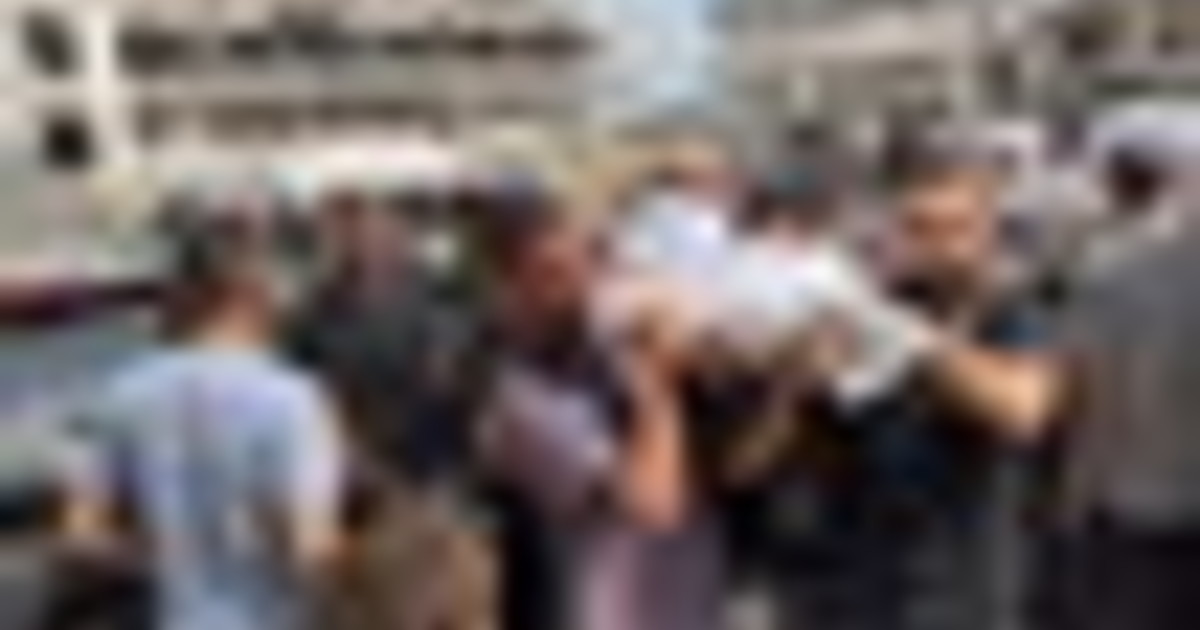 I funerali dei giornalisti uccisi nell'attacco israeliano a Gaza