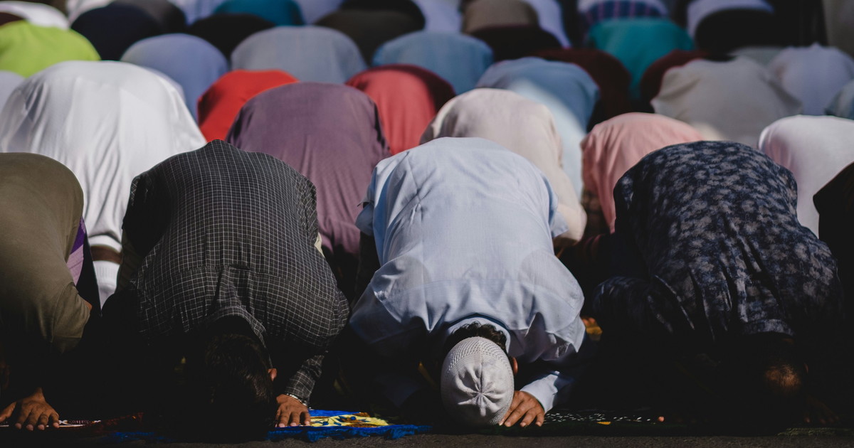"Per il Corano dovete bruciare". Ma se l'omofobia è islamica non "fa notizia"
