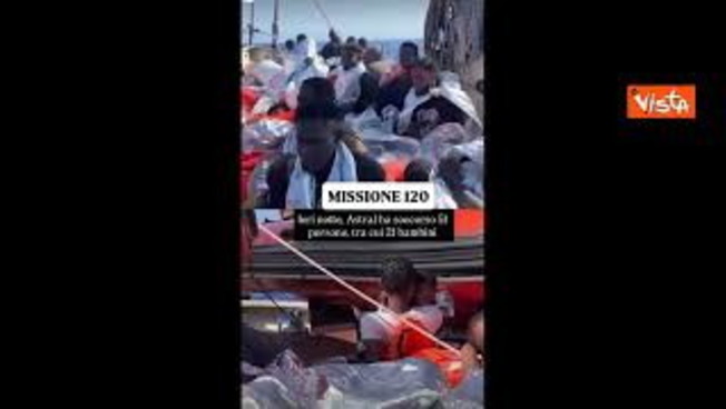 salvati dalla nave astral di openarms 51 migranti in mare di cui 21 bambini