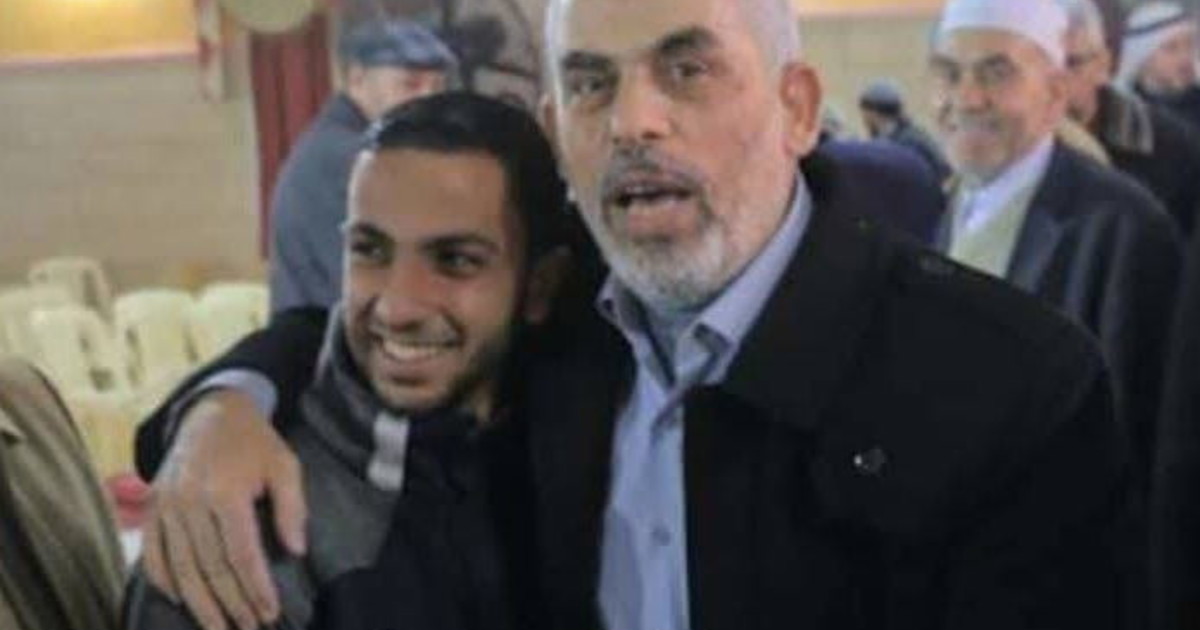 al sharif il miliziano che si fingeva giornalista le foto confermano l affiliazione ad hamas