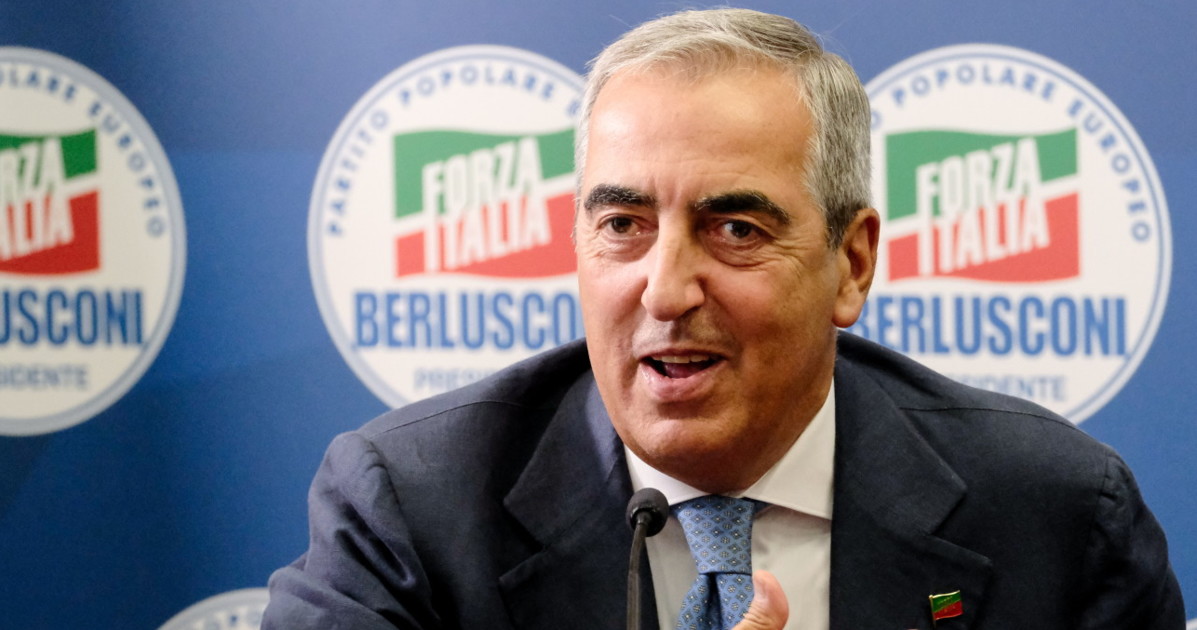 Gasparri smentisce la "sinistra snob" sul turismo: "Bugie. Arrivi in aumento in tutti i settori" Gasparri smentisce la "sinistra snob" sul turismo: "Bugie. Arrivi in aumento in tutti i settori"