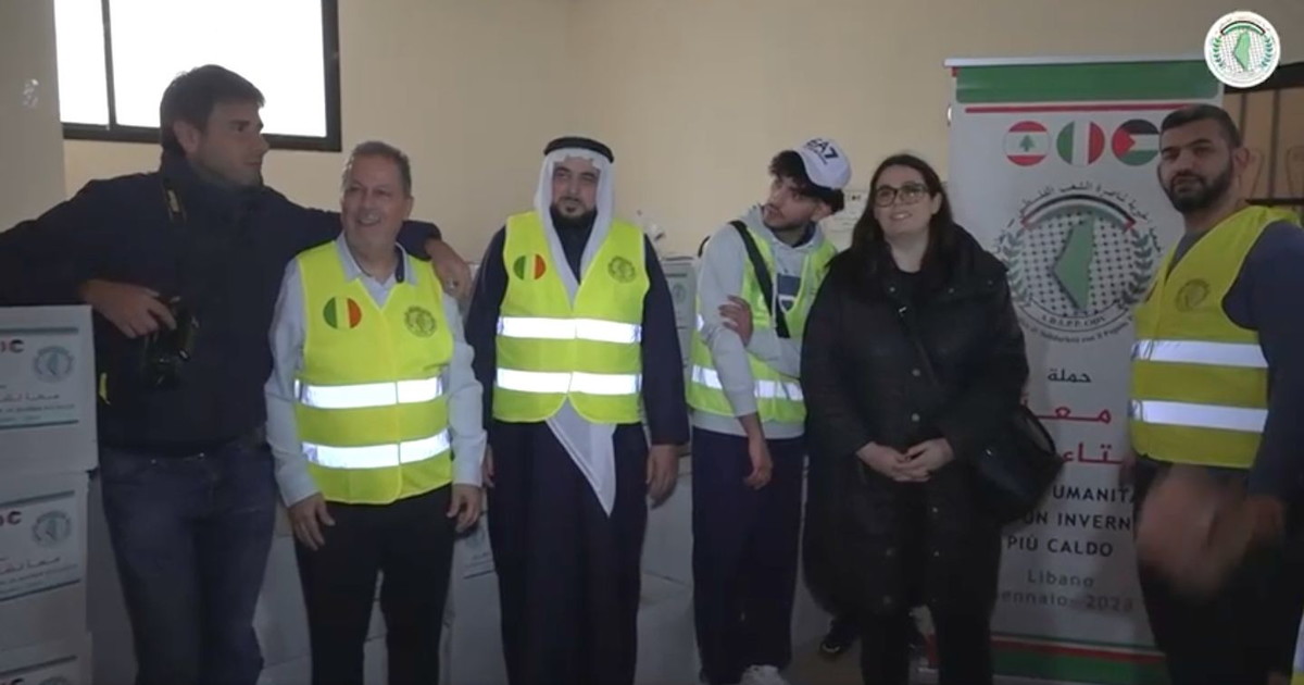 anche di battista attacca il tempo per l inchiesta sugli amici di hamas ma c 232 pure lui nelle foto con hannoun