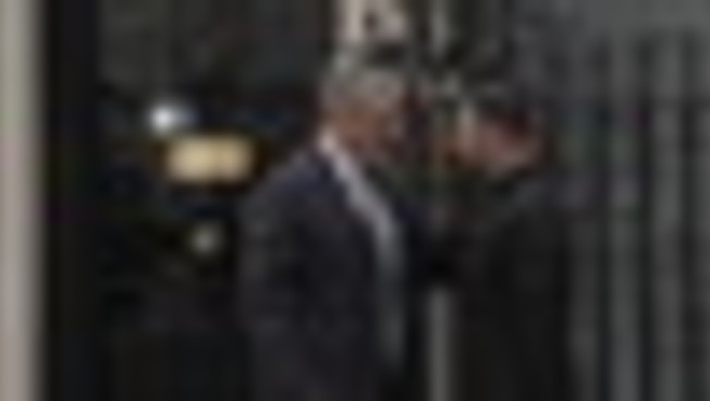 Zelensky a Londra, accolto calorosamente da Starmer a Downing Street