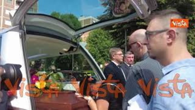 l ultimo saluto a cecilia de astis uccisa da dei minorenni a milano a bordo di macchina rubata