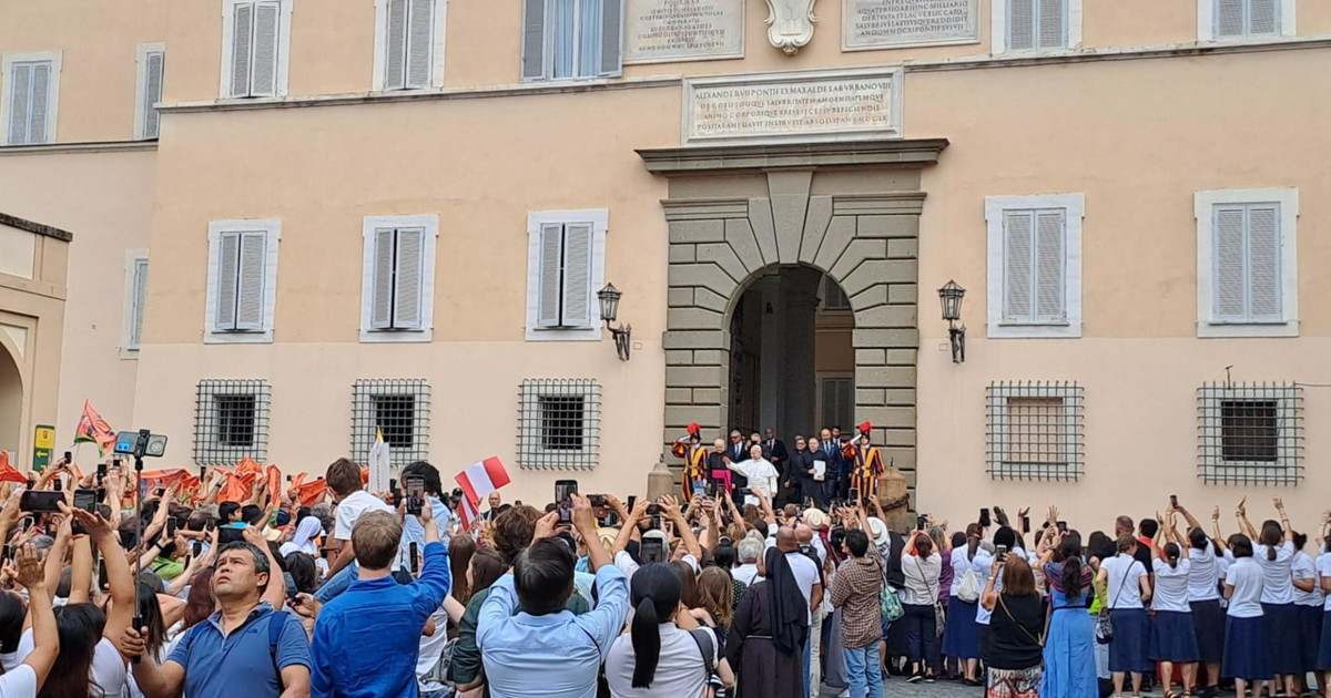 ferragosto a castel gandolfo per papa leone non accadeva dal 2012 con benedetto xvi