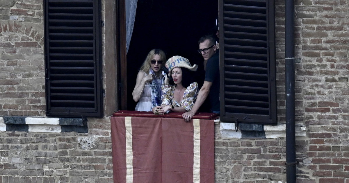 Palio di Siena, Valdimontone vince davanti a Sting e Madonna