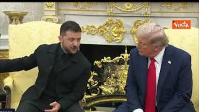 Zelensky consegna a Trump una lettera scritta da sua moglie per Melania Trump Zelensky consegna a Trump una lettera scritta da sua moglie per Melania Trump