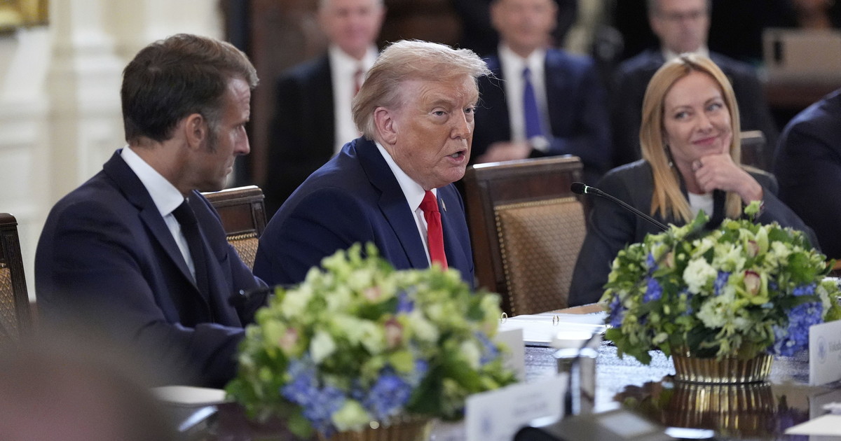 Trump all'Ucraina: daremo garanzie. Zelensky: Pronto a trilaterale