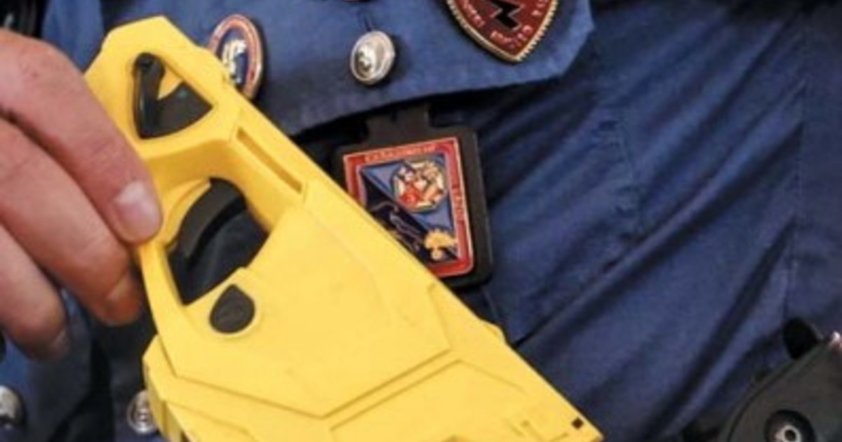 Morti per il taser, come al solito carabinieri indagati. La Lega: mezzo sicuro Morti per il taser, come al solito carabinieri indagati. La Lega: mezzo sicuro