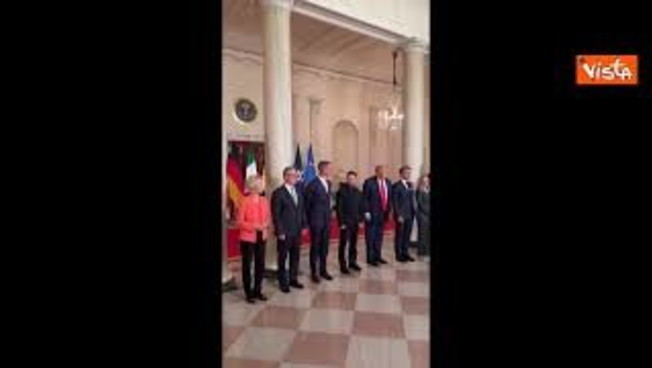 Trump evropskim voditeljem pokazal sliko atentata na Butlerja