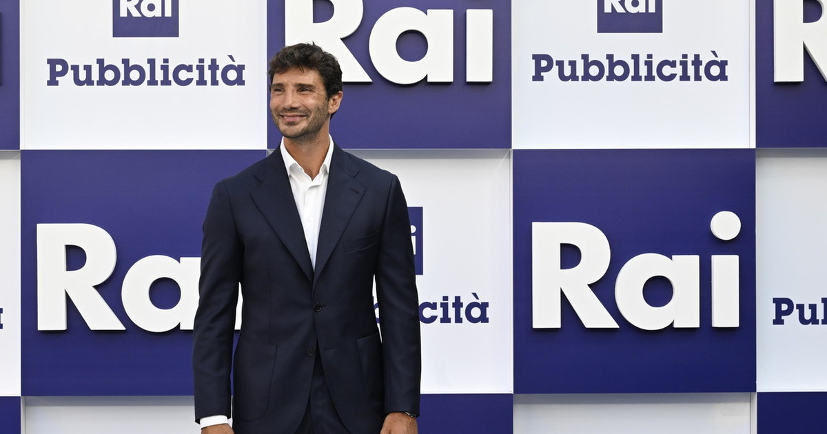 video rubati a de martino 232 caccia a un dipendente della societ224 che gestisce i server delle telecamere