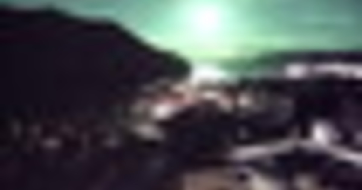 Una misteriosa palla di fuoco illumina il cielo del Giappone