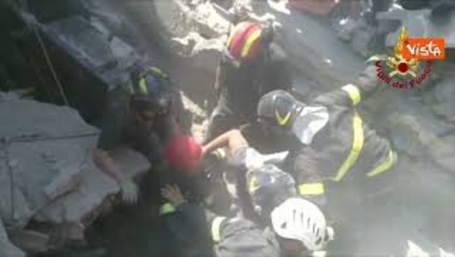 Casamicciola, 8 anni fa il devastante sisma. Il salvataggio dei 3 fratellini Ciro, Mattias, Pasquale