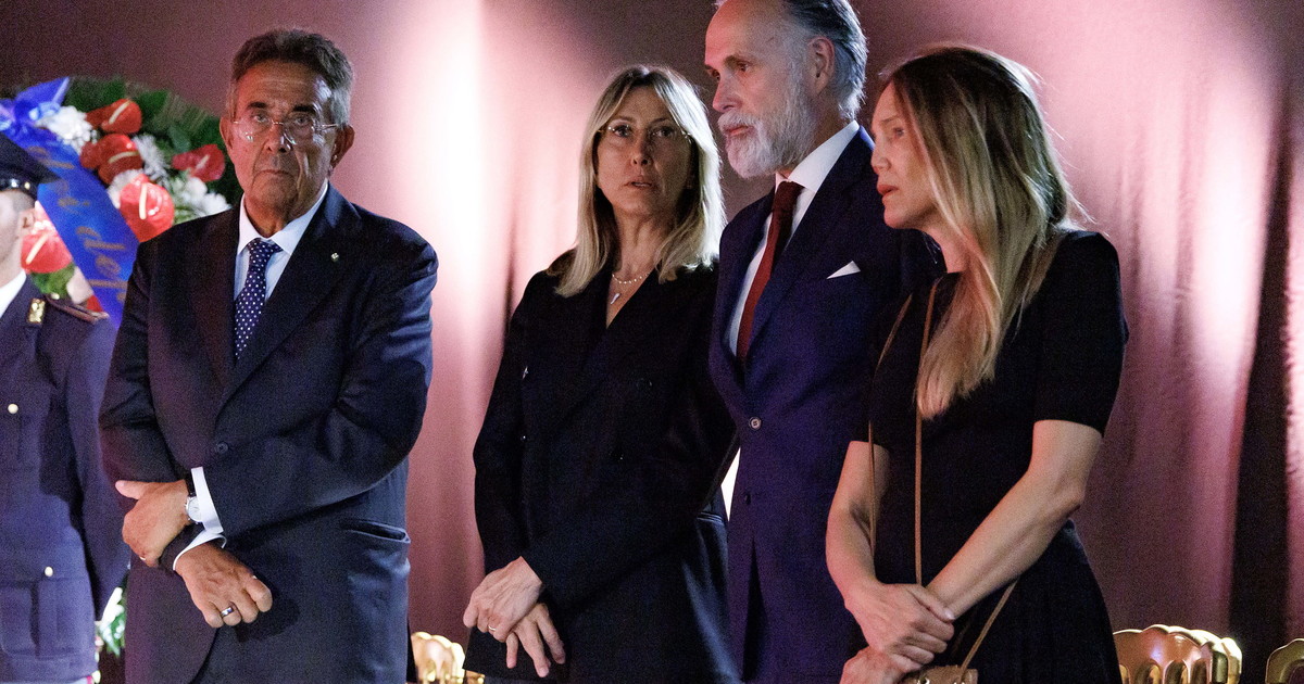 Pippo Baudo, dalle dirette al repertorio: l'addio dei vertici Rai al re Mida della tv