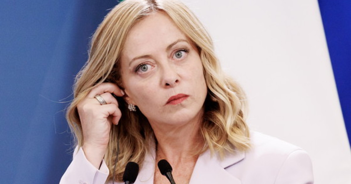 Ignobile attacco alla libertà di informazione. Minacce: da Meloni a Renzi la solidarietà a Il Tempo