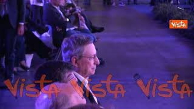 Standing ovation per Mario Draghi al Meeting di Rimini Standing ovation per Mario Draghi al Meeting di Rimini