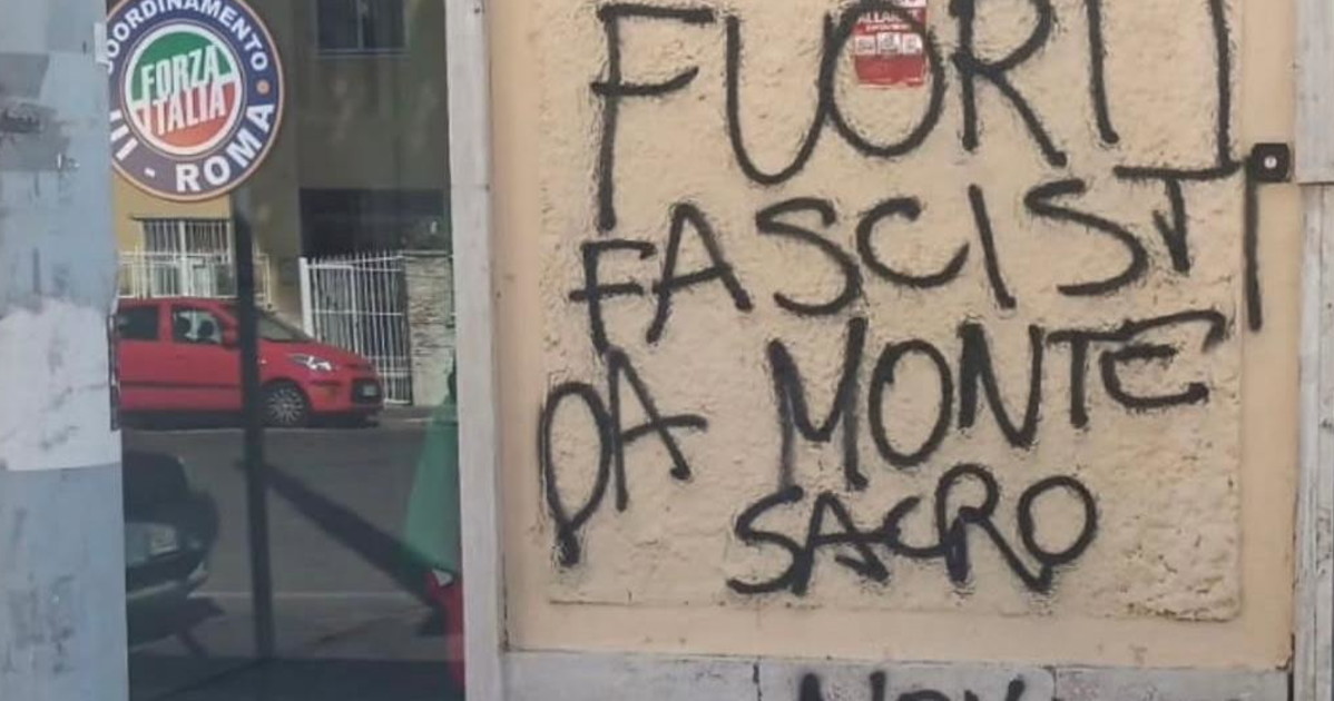 vandalizzata la sede dei giovani di forza italia a roma la scritta choc fuori i fascisti