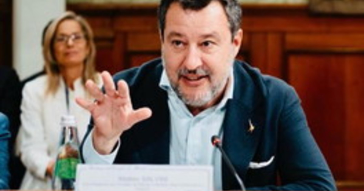 Salvini in Francia piace più di Macron. E ora a Parigi trema pure il governo