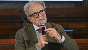 Prodi umilia Schlein: “Solo un innocuo venticello”. E spara a zero su von der Leyen