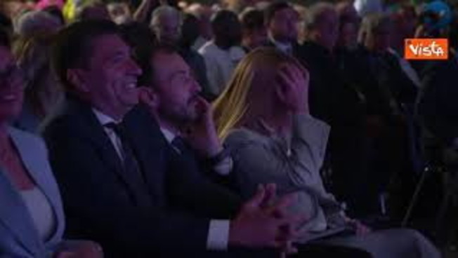 standing ovation per meloni prima dell intervento al meeting di rimini la premier commossa