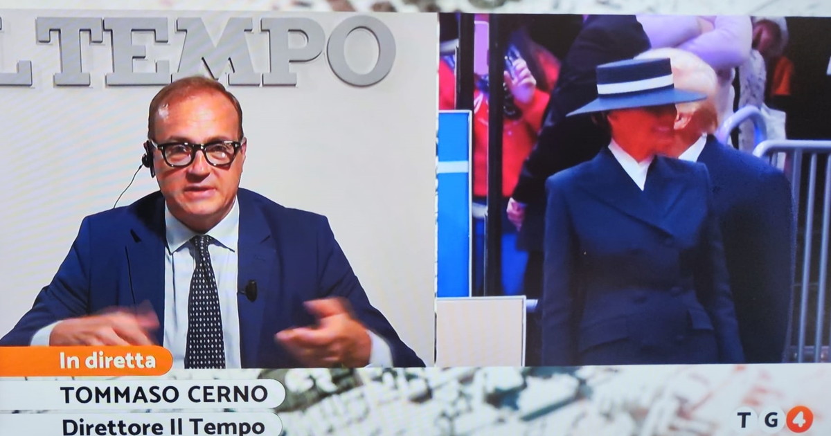 Rivolta per Melania Trump in copertina? Cerno: "Vogliono solo donne di sinistra, chi mettiamo noi in prima pagina" Rivolta per Melania Trump in copertina? Cerno: "Vogliono solo donne di sinistra, chi mettiamo noi in prima pagina"