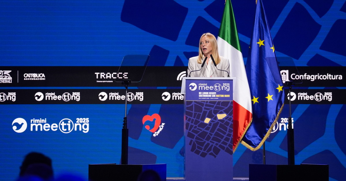 Meloni al Meeting lancia il Piano Casa. La bordata ai giudici politicizzati