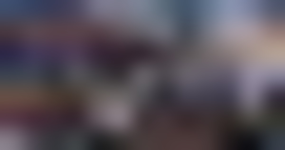 Pietre contro il presidente Milei durante il passaggio in corteo