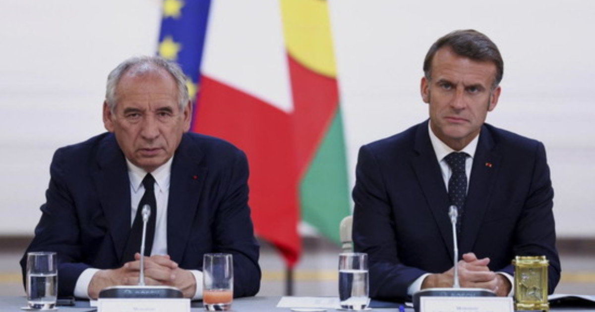 il 70 dei francesi vuole le dimissioni di macron bayrou verso la sfiducia
