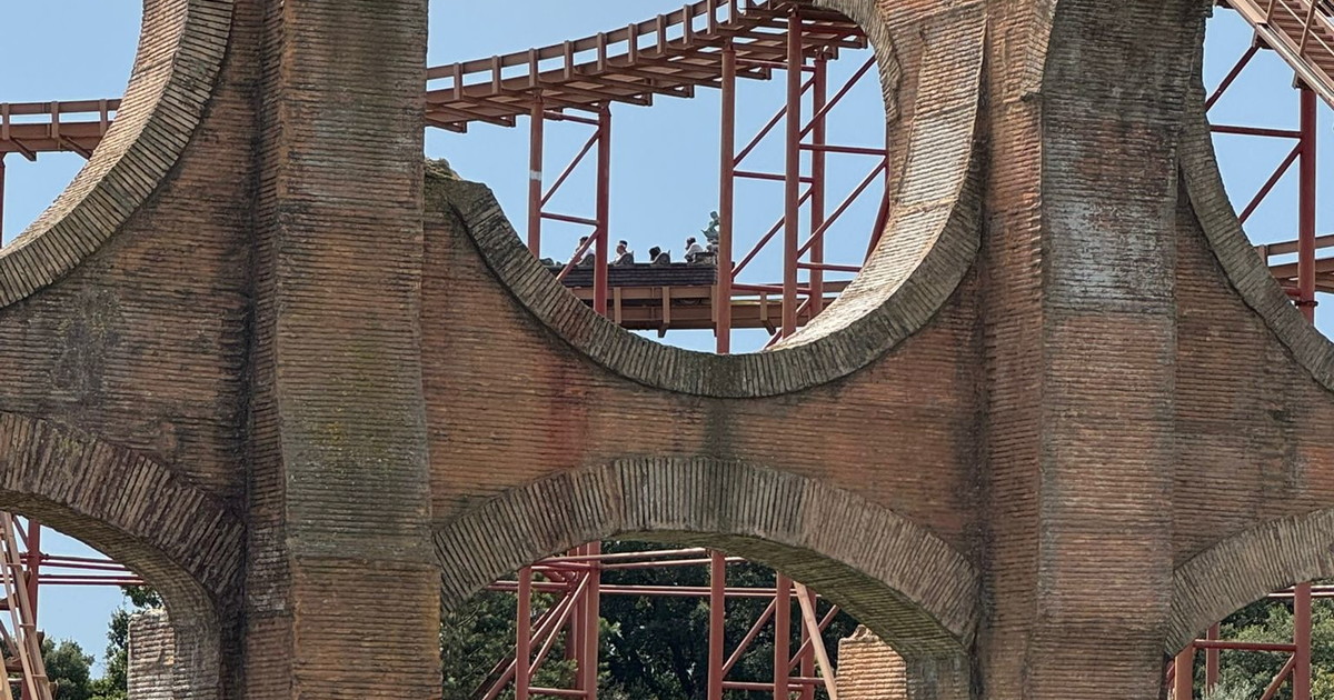 Paura a Cinecittà World per un guasto alle montagne russe