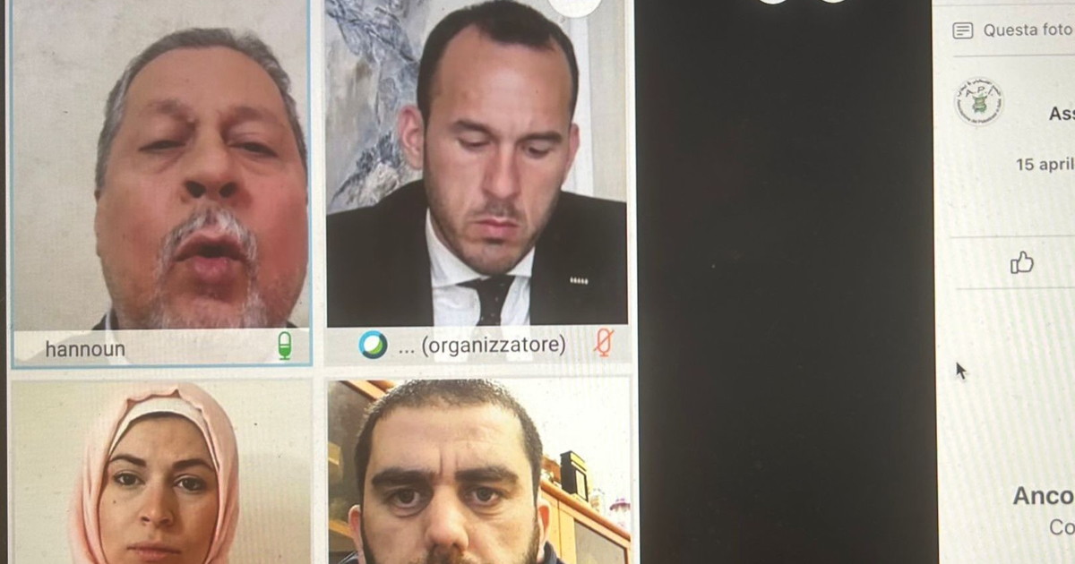 L'ex M5S Di Stefano quando era sottosegretario incontrò l'amico di Hamas